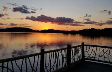 Elegantly Rustic Cabin on Secluded Island near Lake Placid on Saranac Lake, New York - Foto 15