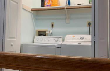 5BR Retreat Nature and Access Laurel MD - Foto 41