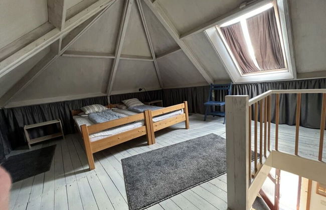 Welcoming Apartment Near Lake - Photo 6