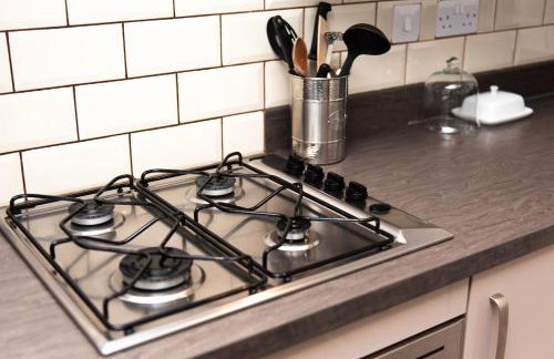 Large 4BDR House By Hyped Properties Short Term Rental Agency With Free Parking & Long Stays Shirebrook - Foto 33