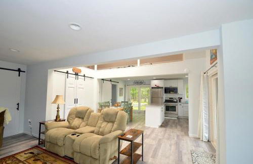 Black Bear Cabin - Fire Pit, Grill, View, Pet Friendly, Fireplace, King Bed, Wifi, Game Room - Foto 19