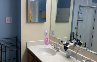 Townhouse with High Speed WiFi & Free Parking - Foto 20