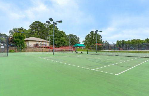 Fairfield Bay Home On Golf Course with Fenced Yard! - Foto 32