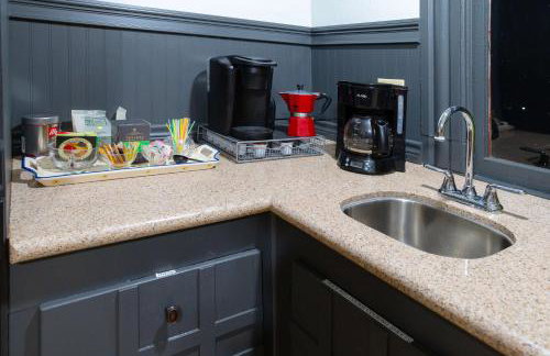 1906 Haus Stay for 13 with Access to Pool Hot Tub - Foto 20