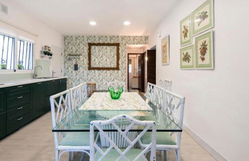 Queen Fabiola Villa, spacius home with private Pool in east Malaga - Photo 25