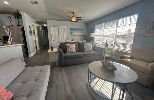 Redfish - Updated & Roomy 1.5 Mi to Beach Full Kitchen W&D - Foto 5