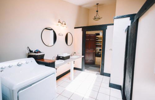 Downtown Escape Great for large families & groups - Foto 24