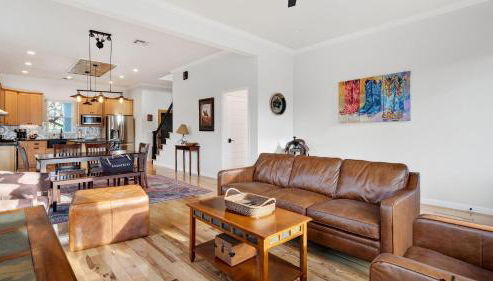 Chestnut Ember by AvantStay Indoor-Outdoor Living Firepit Balcony Near Downtown Austin Hotspots - Foto 2, Other