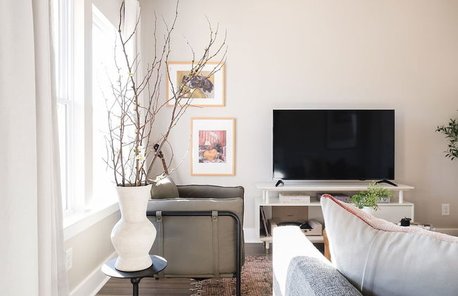 Stapleton Mcgraw by Avantstay 2 Units Sleeps 16 Spacious Home in Nashville - Photo 8