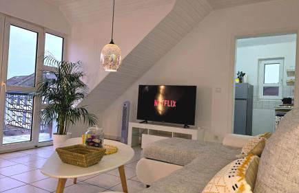 HAPPY HOMES YELLOW - Dein stylisches Design-Apartment - WLAN - Netflix - Parkplatz - Foto 9