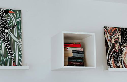 Dawn & Dusk - Modern Two Bedroom Apartment with Mountain Views - Photo 13