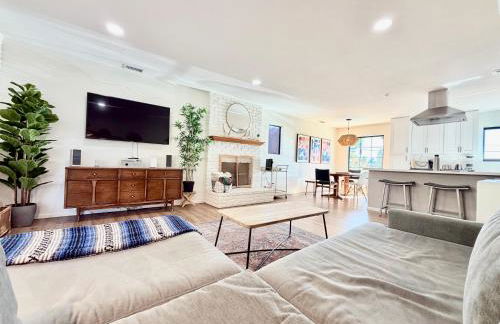 Echo by Coast to Cactus - Family-Friendly Home - Photo 2