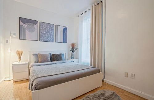 Warm and Welcoming 2BR in Upper East Side - Photo 3