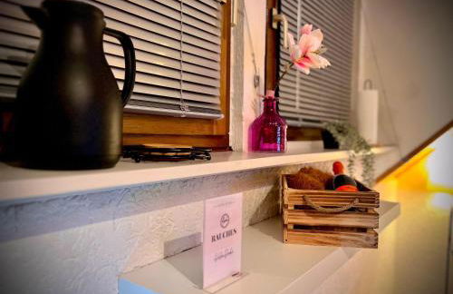 Stay by Home Deluxe Apartment WiFi-PS4-TV-Loft-Bath-Kitchen - Foto 31