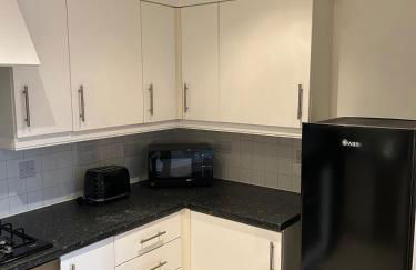 2 Bed 2 Bathroom Apartment central location - Foto 6