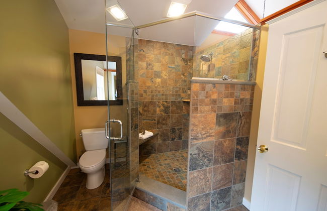 Luxury 6br Solitude Ge- Indoor Bball Court, Private Tub 6 Bedroom Home by RedAwning - Foto 20