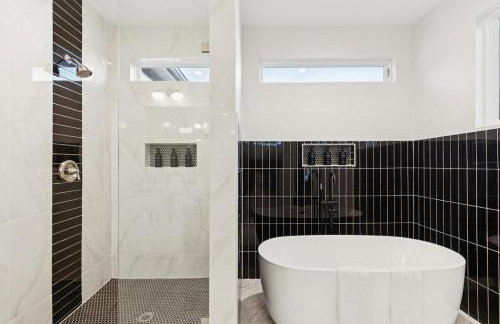 The Longhorn Luxe with Game Room and Fire pit and Karaoke - Foto 16