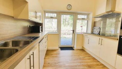 The Victorian Barn, Self-Catering Holidays with Pool and Hot Tubs, Dorset - Foto 4