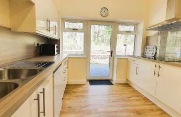 The Victorian Barn, Self-Catering Holidays with Pool and Hot Tubs, Dorset - Foto 4