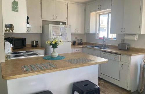 NEW! Cozy & Secluded House w/Deck - Near Yosemite! - Foto 30