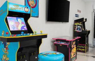 High End Design Home with Pool & Hot Tub Gameroom - Foto 32