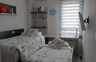 ¡Al lado de la Clínica Oftalmológica Vega! - Foto 29