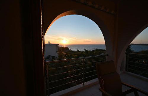 Unick Seaview Luxury Living - Photo 22