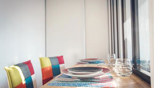 Studio cosy les pieds dans l'eau, climatisé, Parking privé, Vue montagne - Foto 2