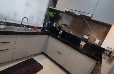 Casa 3 quartos com piscina próx ao Shopping - Foto 9