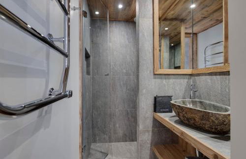 Appartement duplex à Val d'Isère, sauna, cheminée, 4 chambres en suite, parking, pour 8 personnes - FR-1-567-123 - Foto 3