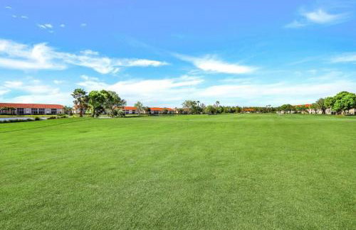 Beautiful 2 bedroom condo w/ Golf Membership Included - Foto 21