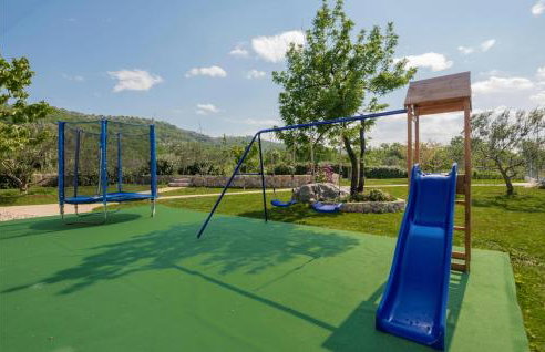 Lovely Apartment In Katuni With Wifi - Foto 15