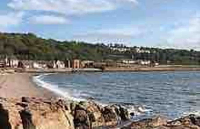 Beautiful 2-bed Apartment in Inverkip Great Garden - Foto 21