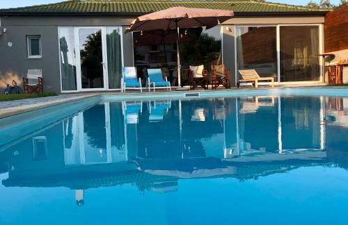 Sunlit Pool House - Foto 4