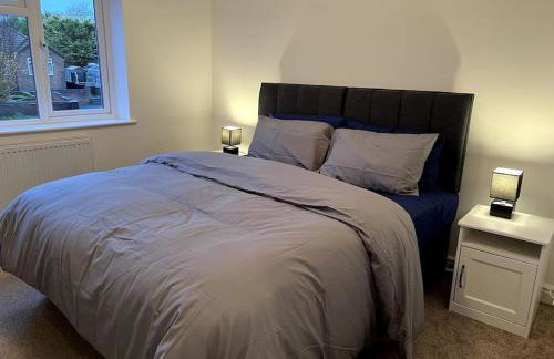 Large 5 Bedroom House Sleeps 10 Ideal for Contractors - Foto 9