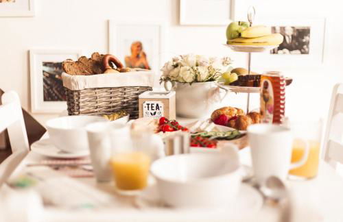 Pfälzer Herzel mit 2 Schlafzimmern und Blick über die Rheinebene kostenfreiem Parkplatz und Wlan fußläufig zum Wald und den Weinbergen Weinkühlschrank Brötchenservice Garten mit Gasgrill - Foto 1