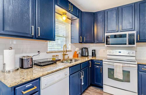 3 BR l Quiet Home with Gazebo l 5 min Medical center l Work room - Photo 3