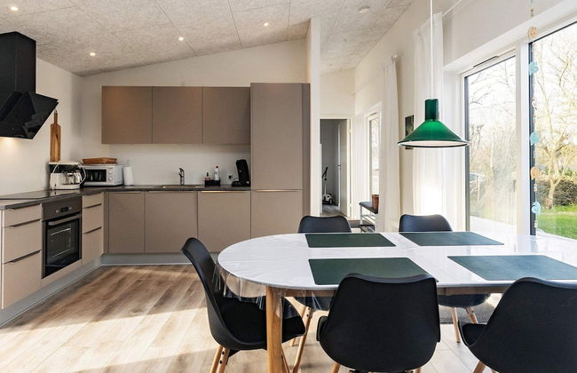 8 Person Holiday Home in Thyholm - Photo 11