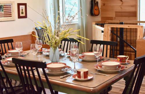 East Tennessee Family Mountain Retreat with Private Vineyard - Photo 26