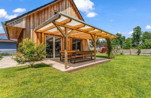 Haus am Seeufer mit Badestelle in 200m, große Sonnenterrasse, umzäunter Garten, Hunde willkommen - Foto 9