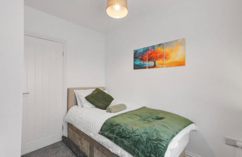 3 Bedroom House with Free Parking - Foto 8