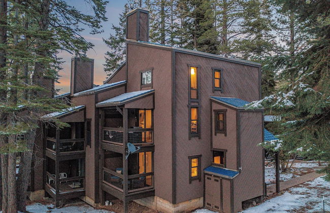 Arroyo by Avantstay Peaceful Mountain Townhouse w/ Large Private Balcony - Photo 41