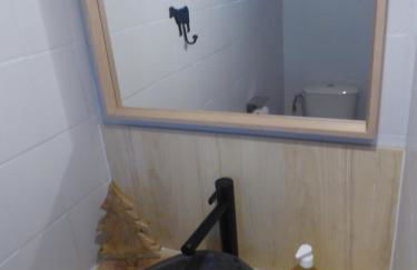 le chalet Cerdan - classé 3 étoiles - 5 personnes - 2 chambres- parking -garage-jardin-WIFI-rénové en 2023 - Foto 25