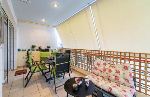 Colorful city apartment - Photo 27