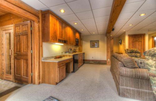 Most Luxury 7000 Sq ft Log Estate with Pool Hot Tub Sauna - Foto 14