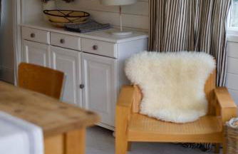 Cosy Canal-side lodge with log burner - Foto 18