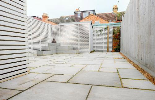 Premium Family Home with PS5 Console and Private Garden - Foto 23