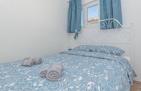 Nice Apartment In Danilo With Wifi - Photo 18