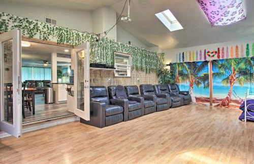 Hot Tub and Theater Room Tropical Springfield Home - Foto 23