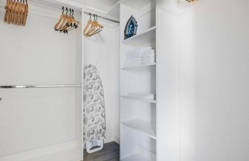 Blueground Brentwood pool gym near metro LAX-1285 - Foto 13